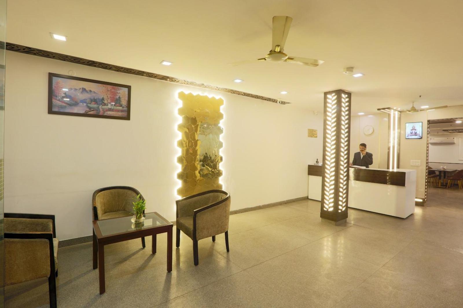 Hotel Chanakya Inn Nueva Delhi Exterior foto
