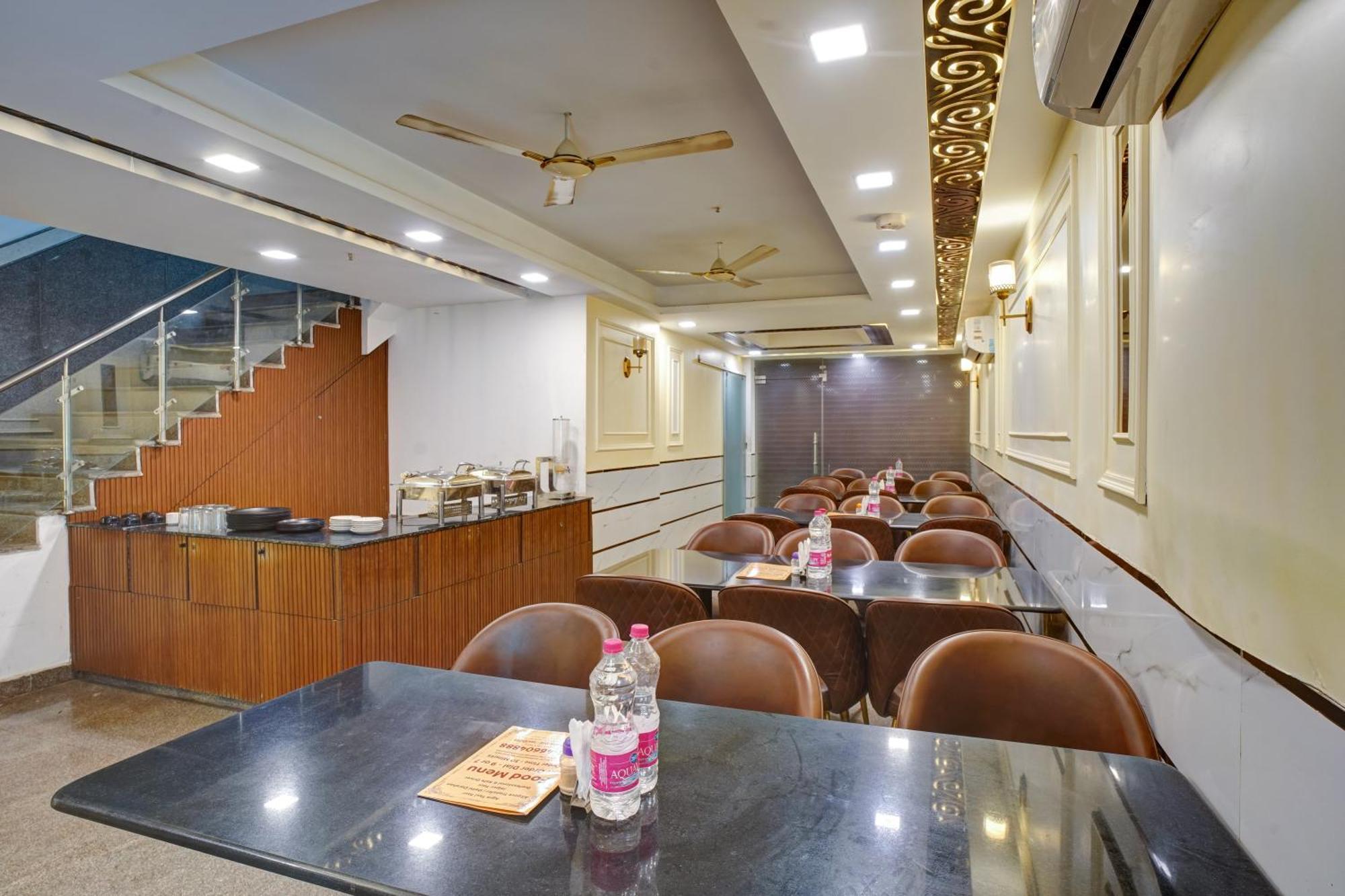 Hotel Chanakya Inn Nueva Delhi Exterior foto